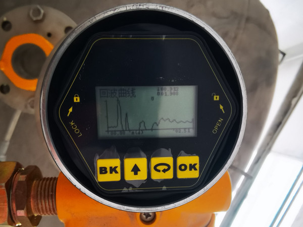 解决雷达料位计死机和跳变的方法